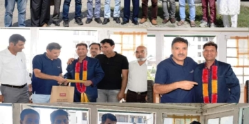 Information Department accords warm send-off to retiring Nazir Drabu