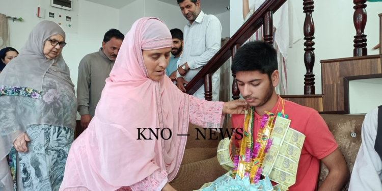 Kashmir Fruit businessman’s son bags 10th rank at NEET UG-2022