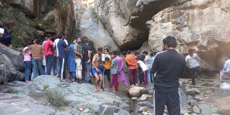 Teenager drowns, rescue ops on