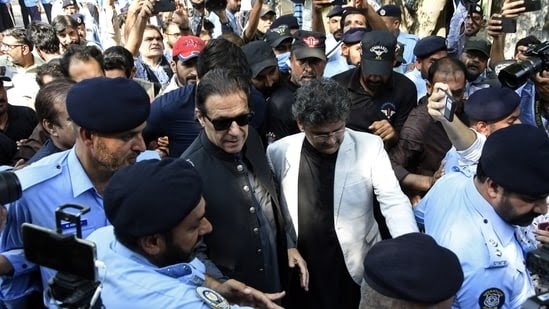 Pak Ex PM Imran Khan escapes plane crash