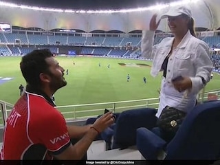 Watch: Kinchit Shah proposes to girlfriend after match against India in the stands at Asia Cup and she says yes