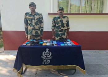 BSF Surprised To See 317 Mobiles Floating In River Worth About 39 Lakh Rupees
