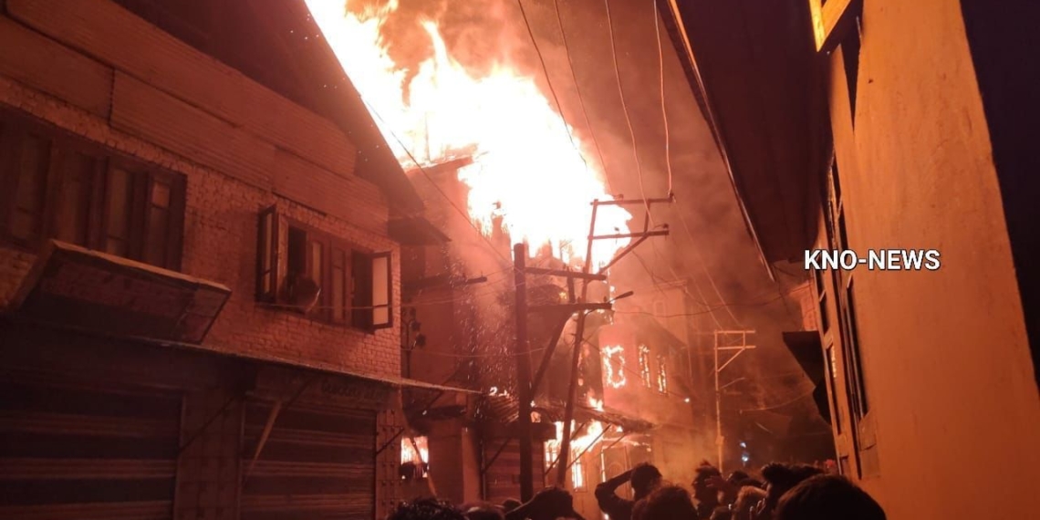 Watch Video: Massive Blaze In Down Town Srinagar,Two Houses Gutted
