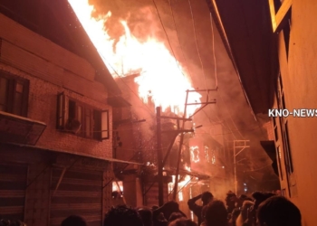 Watch Video: Massive Blaze In Down Town Srinagar,Two Houses Gutted