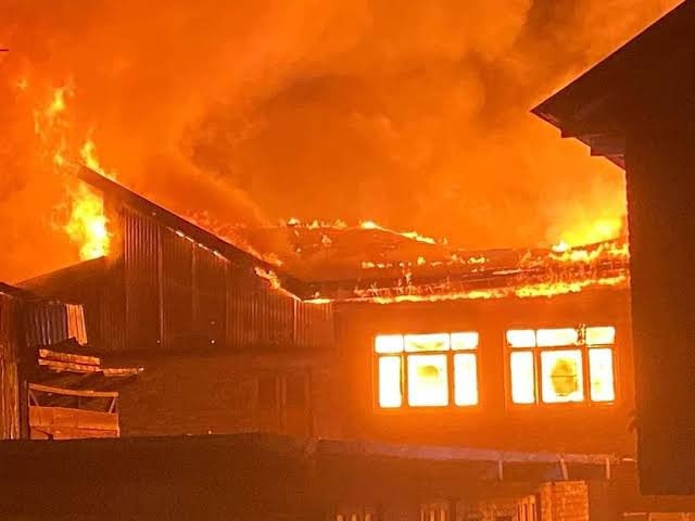 6 Residential Houses Caught in Fire At Gudood Bagh Locality in Srinagar