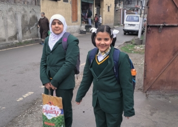 Schools Reopen In Kashmir Valley, Parents Unhappy Over ‘Too Early’ Timings In Srinagar