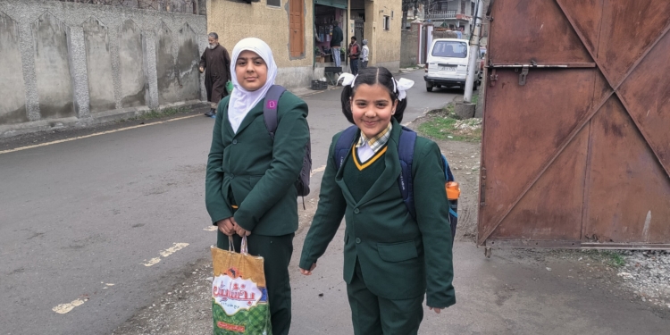 Schools Reopen In Kashmir Valley, Parents Unhappy Over ‘Too Early’ Timings In Srinagar