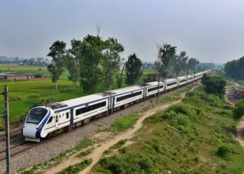 Jammu Srinagar rail link to be connected this year only, Vandhe Bharat trains next year: Railway Minister