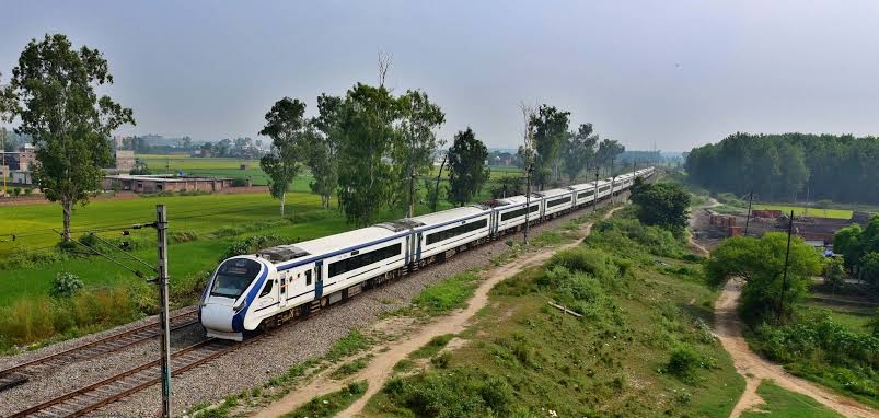 Jammu Srinagar rail link to be connected this year only, Vandhe Bharat trains next year: Railway Minister