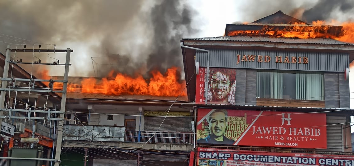 Massive Fire Engulfs Shopping Complex In Srinagar