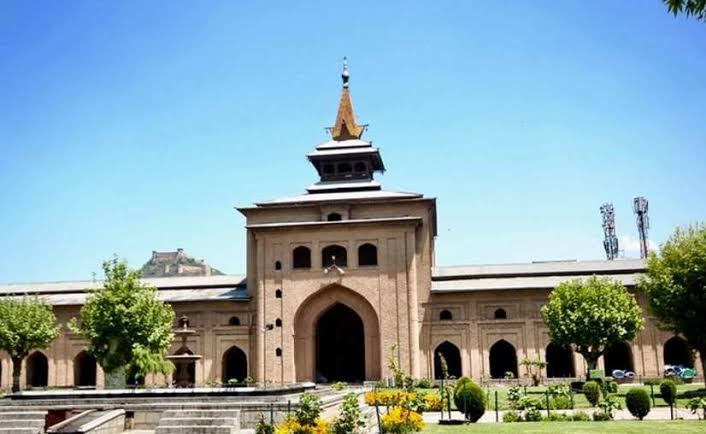 ‘Authorities disallow Jummat-ul-Vida at Historic Jama Masjid Srinagar’