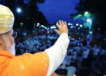 PM Modi Narrowly Escaped, Mobile Phone Was Thrown At Him During Road Show In Karnataka, Watch Video