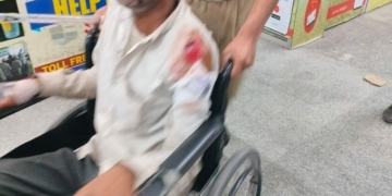 Two non-locals die, 9 injured on Srinagar Anantnag Highway