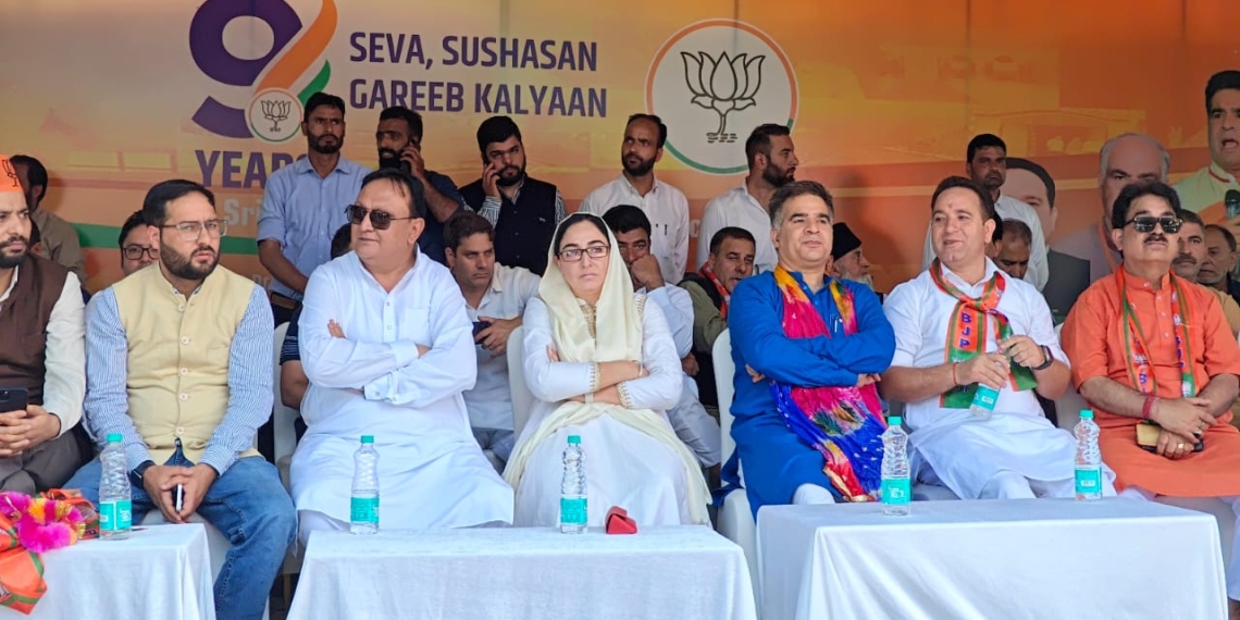 Ravinder Raina, Dr Darakhshan Andrabi & Sunil Sharma address Grand Public Rally of BJP at Srinagar