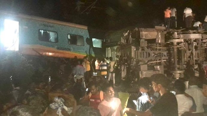 50 dead, over 350 injured, after train collides….