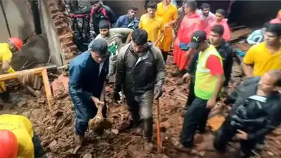 5 dead, 100 feared trapped in landslide…