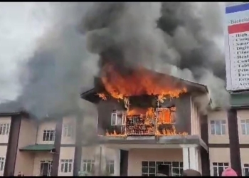 Fire breaks out in Ganderbal  College