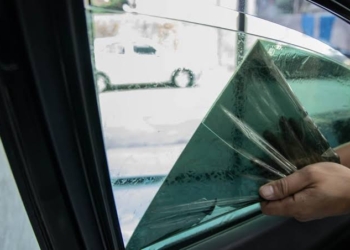 J&K Police Instructed Vehicle Owners To Immediately Remove Tinted Films From Glasses