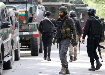 Day 03 Kokernag Gunfight: Heavy Firing, Shelling Going On, Operation To Continue throughout Night Until All Holed Up Militants Are Not Eliminated: ADGP Kashmir
