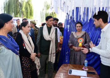 DE&CC Ganderbal organises day long mega Job fair at Ganderbal’s Manasbal park