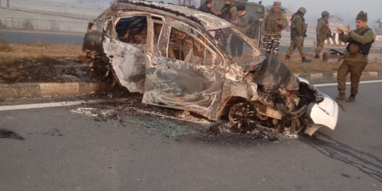 Car Catches Fire On Highway In South Kashmir, Travellers safe