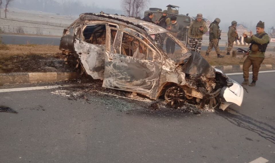 Car Catches Fire On Highway In South Kashmir, Travellers safe