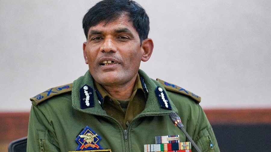 Only One Militant Alive In Srinagar, 25 Locals And 25-30 Foreign Militants Active in J&K: ADGP Vijay Kumar