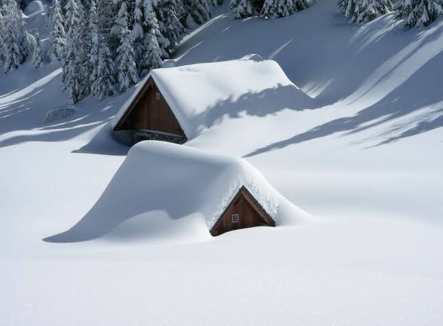 Fresh snowfall  on higher reaches, plains lash rains
