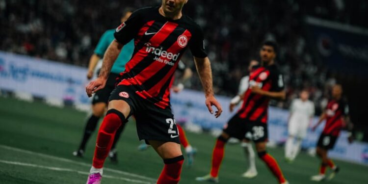 Both Sides See Red As Eintracht Frankfurt Snatch Draw With Werder Bremen