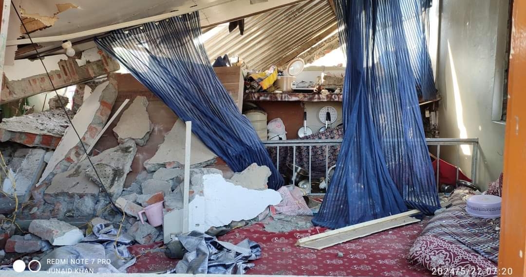 Man dies, wife, two sons injured in geyser blast in Central Kashmir