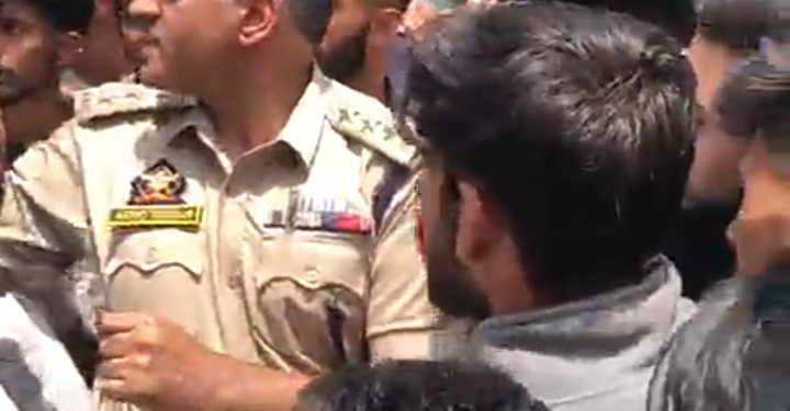 Man came under Police vehicle dies in Srinagar