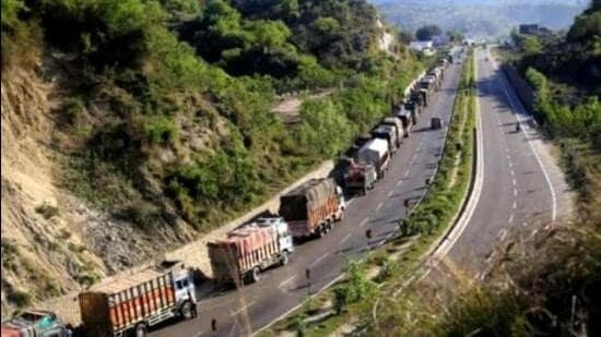 Jammu-Srinagar National Highway Open for Passenger Vehicles, Truck Movement Still Suspended