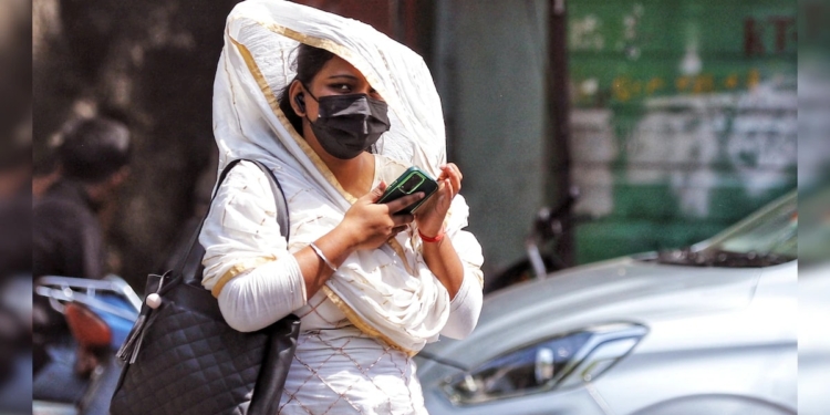 At 43.7 Degrees in… Sees Hottest Day Of Season So Far; Red Alert Issued