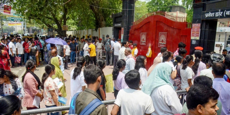 Leave It blank, Teacher Asks Aspirants For ₹ 10 Lakh To Solve NEET Paper