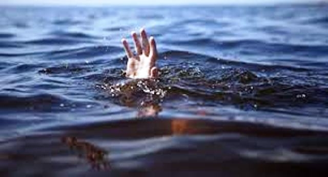 Girl Jumps Into River Jhelum At…