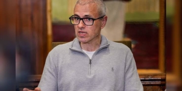 Omar Abdullah Congratulates Engineer Rashid on North Kashmir Victory