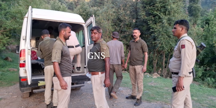 Div Com Kashmir visits Zadibal & Hasanabad; takes stock of Muharram-ul-Haram arrangements