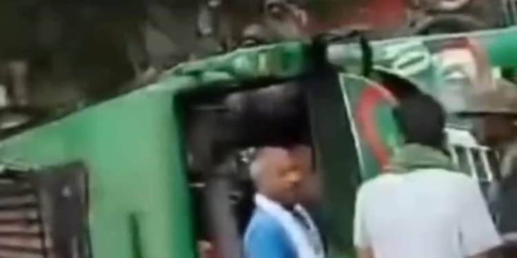 Mini bus overturns in…