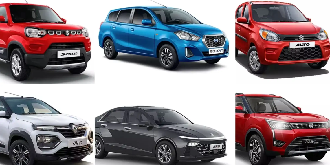 Maxi cab drivers protest increased fees, unregulated competition at Srinagar Airport