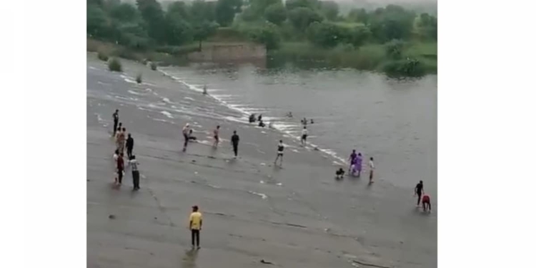 20 Killed In…