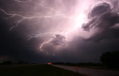 Lightning leaves minor dead, 2 injured