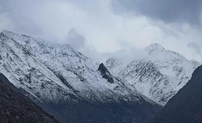 Sonamarg’s upper reaches receive season’s first snowfall, rains lash plains