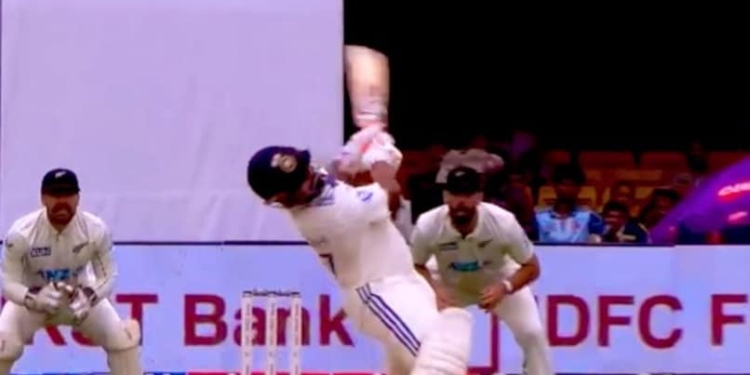 Sunil Gavaskar Laughing’: Rishabh Pant’s Bizarre Reverse-Sweep Attempt Stuns India Great