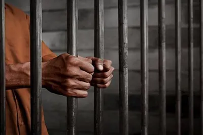 3 drug peddlers held with heroin in…