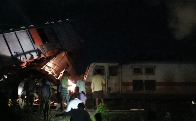  2 Trains Collide In Tamil Nadu, 12 Coaches Derailed, Passengers Injured