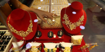 Gold Prices Record High Of Rs 82,400 As Diwali Sparks Demand