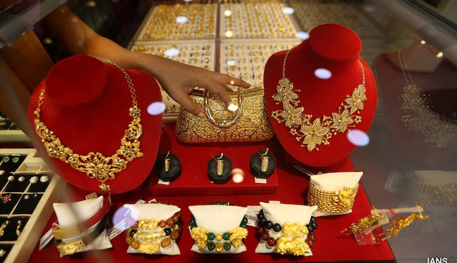 Gold Prices Record High Of Rs 82,400 As Diwali Sparks Demand