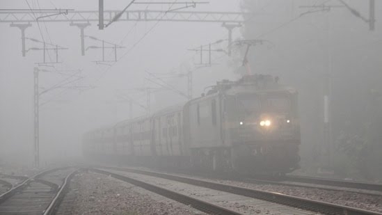 Delhi air pollution: AQI ‘severe’ again; thick smog reduces visibility. Schools to be closed soon?