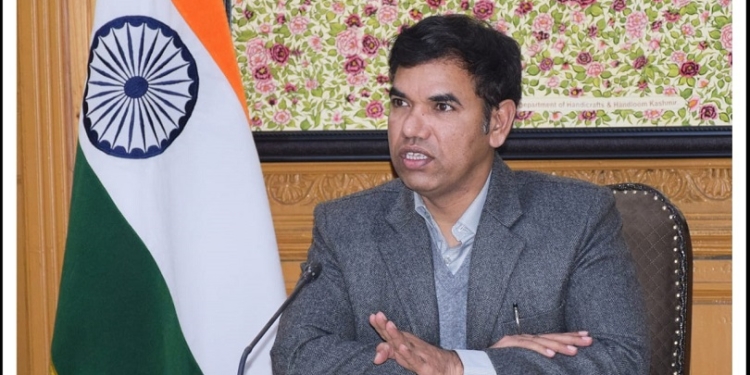 Valid document holders to face no harassment: Div Comm