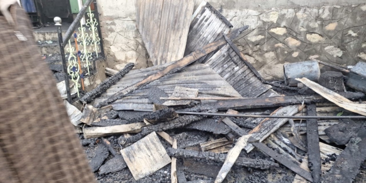 Two Houses Fully Damaged in Overnight Fire in Wagnoo, Bandipora